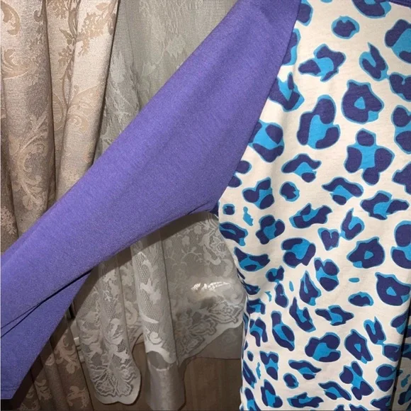 LuLaRoe Randy Tee - Picture 3 of 3